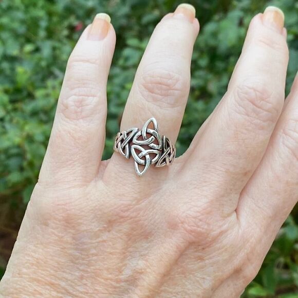 Sterling Silver Celtic Triquetras Ring - Picture 2 of 5